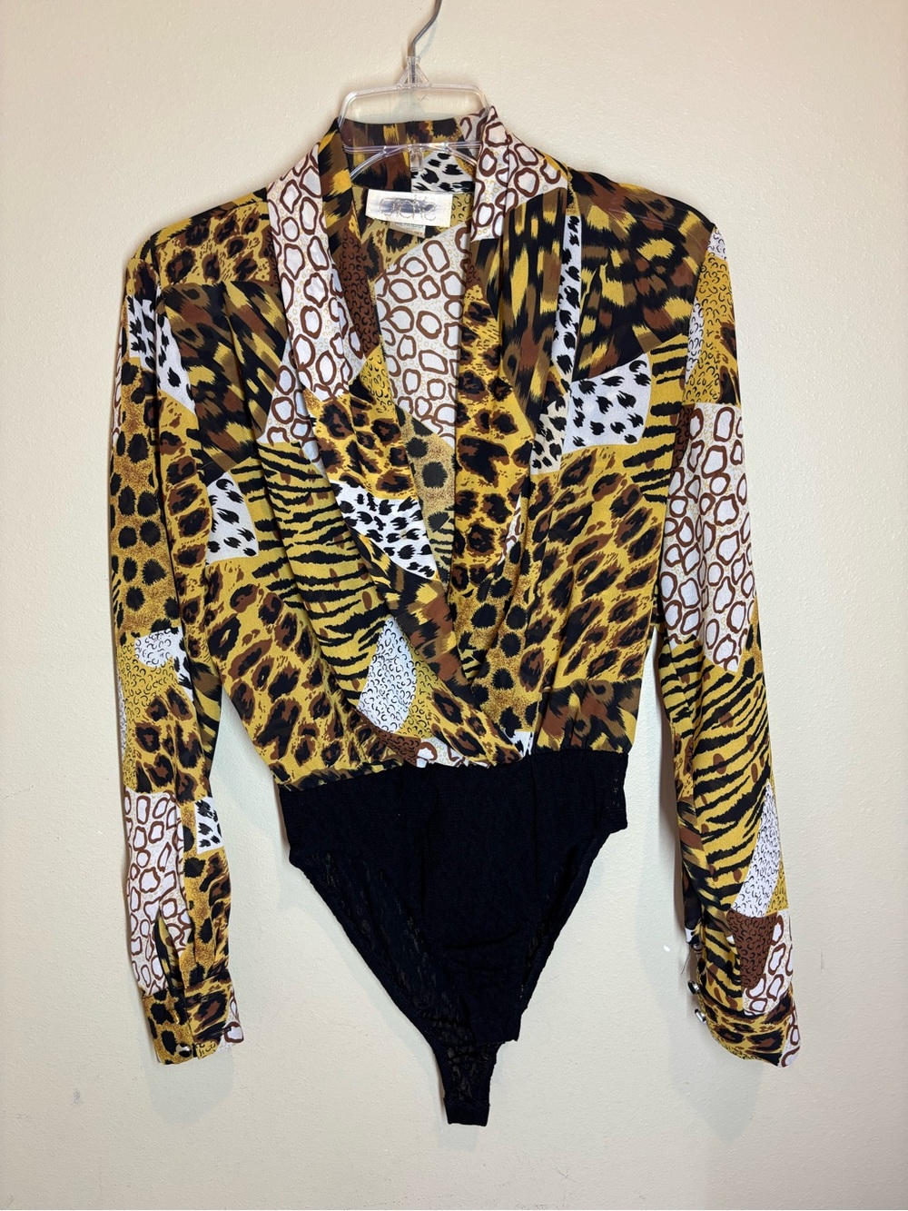Vintage Cache Bodysuit Plunge V Neck Animal print Top Size 4
USA Made, 80s retro